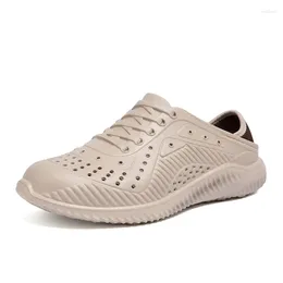 Sapatos casuais 2024 sandálias de moda homens tapas chinelas de fundo macia jelly masculino macarinho de água respirável 40-47