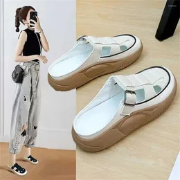 Casual Shoes Without Heels Flat Sole Designer Kvinnor Barn Sandaler GIRKLIGT Gummi tofflor för sneakers Sport Shoose YDX1