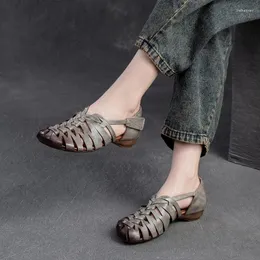 Повседневная обувь Gktinoo 2024 Summer Lymerinuine Leather Hollow Hethable Sandals Удобные и универсальные ретро -женщины