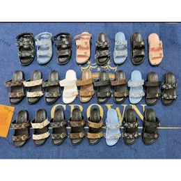 Designer Sandalbomdien Echt Leder Sandalen Slipper Casual Schuh Sommer Beach Gladiator Mules HaSp New Womans Flat Sluxury Designer Sliders Sandale Size 35-45