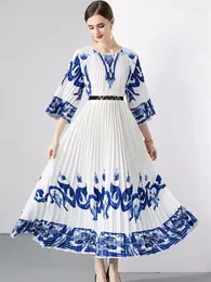 Vestidos de festa Moda Azul e branco Impressão de porcelana plissada para mulheres elegantes-deco