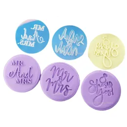 Moulds MR&MRS Lover Anniversary Biscuit Mould Acrylic Fondant Cookie Stamp Embossed Mould Chocolate Stencil Baking Cake Decorating Tool