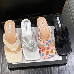 Slippers Low Heel Women Summer Fashion Comfort Clip Flip Flops Lightweight Non-slip Design Sandals Slides Sandalias De Mezclilla