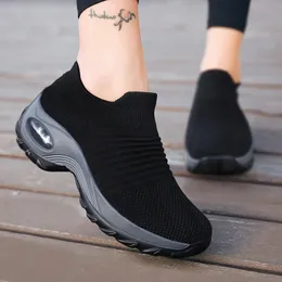 Damen lässige Sports Socken Sneaker modische dicke Sohle Luftkissen erhöhte abfallende Fersen -Schaukelschuhe 240420