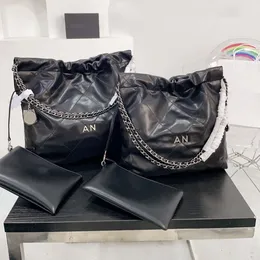 Designer axelväska 22 väska crossbody handväska svart tygväska fårskinn dubbel bokstäver c fyrkantiga ränder kedjepåse plakar designer kvinna handväska lyxiga handväskor