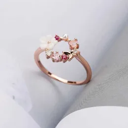 Anéis de casamento Popular Creative Butterfly Flor Rose Gold Ring com Micro Inclado Zircão Pérola Nicho Design Sweet Beauty Ring