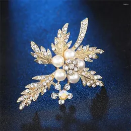 Brosches Charm Pearl Crystal Tree Leaf Elegant For Woman Wedding Buquets Luxury Collar Coat Brosch Pins Klädtillbehör