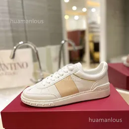 여성 2024 스니커 트레이너 스터드 디자이너 Valentyno Shoes Vlogoo New Low Top Flat Fant Genuine Genuine Little White Men Sports 보드 7rns