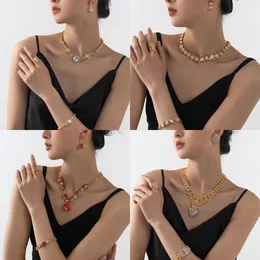 Fashion jewelry Fashion Jewelry Set Diamond Jewelry Ring Earrings Bracelet Necklace 5-piece Set Banquet Jewelry Dressing Accessories Love Necklace