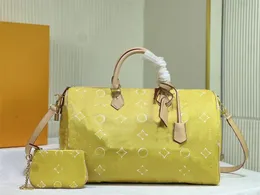 Tasarımcı Duffle Bag Erkekler Seyahat Çantası Kadınlar Moda Büyük Kapasite Renkli Baskı Kaplı Tuval Deri El Omuz Crossbody Seyahat Çantaları