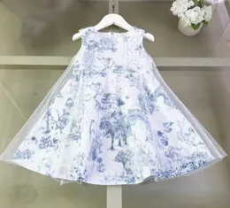 2024 Nya vintage Flower Girl Dresses for Kids Princess klänning Kort ärm spets blommig tyllbröllop jämn fest