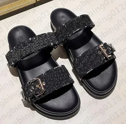 النساء المتشابكات C Slides Sandals Slippers مسطح النعال الدنيم شاطئ المطاط نص المطرز على القماش الصيفي سقوط البغال في الهواء الطلق تسعين الفراولة الخبز القطب الشمالي