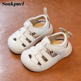 Baby Girls Jungen Sandalen Sommerkind Kleinkindschuhe echte Leder-Leder-Schulkinderschuhe Kinder Strand Sandalen 240412