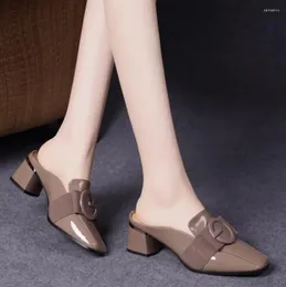Slipare klackade för kvinnor Flip Flops Korean Patent Leather Pantuflas Ladies Slides Mules Chinelos Woman Chanclas