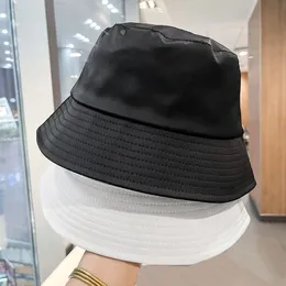 Designer hattar för kvinnors hink hatt nylon mans utomhus triangulära hattar designers män gorro street par kepsar högkvalitativa strandresor mz01 h4