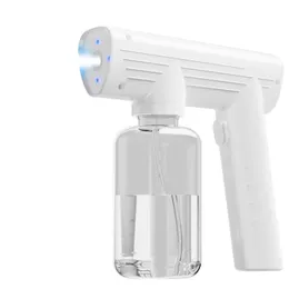 La nuova pistola per disinfezione con atomizzazione portatile, disinfezione alla luce blu, presa, pistola di disinfezione a spruzzo wireless, modello di ricarica portatile, spot veloce