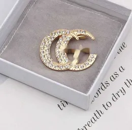 Q2X0 23SS 2Color Fashion Brand Designer G Letters Brosches 18K Guldpläterad brosch Vintage Suit Pin Small Sweet Wind Jewelry Accessorie Wedding Party Gift Present