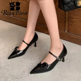 Klänningskor Rizabina Real Leather Women Pumpar Pointd Toe Flower Design Thin Heels Kvinnlig spännband Daglig handgjorda