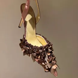 뾰족한 샌들을 가진 절묘하고 섹시한 슬림 하이힐은 결혼식을위한 나비 라인톤을 입고 뾰족한 샌들 여성, 큰 크기의 신부의 신발