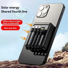 Power Power Banks 4in1 Power Bank Solar Energy 30000mAh سعة كبيرة شحن Mini Power Bank مجهزة بأربعة أسلاك مناسبة لـ Samsung iPhone و