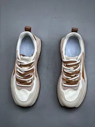 Мужские дизайнерские кроссовки вегетарианские кожаные кроссовки с низким топом Retro 5S Классические три цвета черно -бежевые белые коричневые пустыни серая тренировочная обувь на открытом воздухе