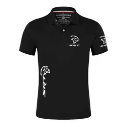 Polos masculinos srt Hellcat 2022 masculino Novo verão Hot respirável impressão colorida sólida camisas de pólo imprimindo slves curtos tops confortáveis roupas T240425