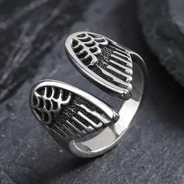 حلقات الفرقة Retro Black Angel Wings Womens Open Ring S925 Sterling Silver Party رائعة مجوهرات الحيوانات الأفعى حلقة أصابع الذكرى السنوية Q240427