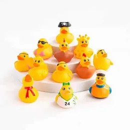 Bebek banyo oyuncakları 17pcs yeni sevimli kauçuk ördek çocuklar küvet float oyuncak banyo oyuncaklar çocuklar doğum günü hediyeleri bebek duş hediyeleri kek süslemeleri