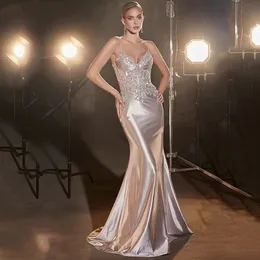 Lindo vestido de renda de renda de espaghetti strap de renda de renda de renda de noche de peixes de peixe brilhante