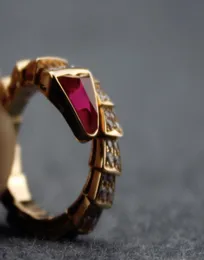 Viper Head Ring Женская муза Карнелианские кольца Женская свадьба Красная драгоценный камень колец