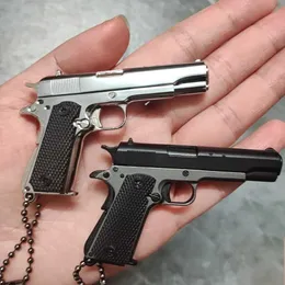 Gun giocattoli PUBG 1 3 MINI Mini 1911 Pistola Pistola Tornario Pendente USACHIBILE Pun di giocattolo falso per bambini adulti Chrismas Gift T240428