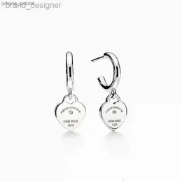 T-heart Charm Love Stud Earrings Sier Sterlling Jewelry Desinger 여성 발렌타인 데이 파티 선물 오리지널 브랜드