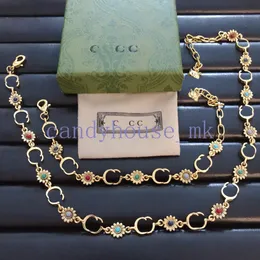 Set di gioielli Designer Necklace Lettera Braccialetti Designer Domande Designer Bracciale Girl Collana regalo Love Orecchini per perle Accessori in acciaio inossidabile