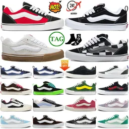 Дизайнеры Knu Skool Sneakers Shoes Trainers черная белая обувь Nayy от жевательной резинки Тройная фиолетовая зеленая желтая мега -чек красная мужская женская платформа мужчины женщины коричневые