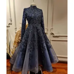 아랍어 ASO 크기의 EBI Plus Navy Blue Luxurious Muslim Prom Dresses 레이스 구슬 저녁 공식 파티 두 번째 리셉션 가운 드레스 ZJ345