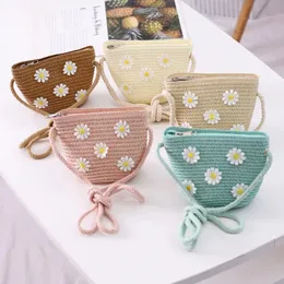 2023 Summer Barn Girls Shoulder Bag Daisy Flower Straw Messenger Kids Keys Coin Purse Cute Princess Mini Handbag 240425