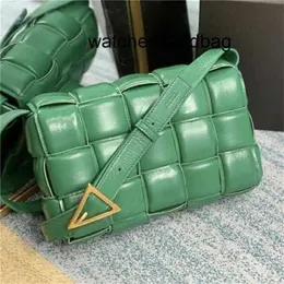 حقيبة Crossbody Top 7A Bottevenets المنسوجة سحابة منقوشة صغيرة وسادة مربعة Trendytgs3