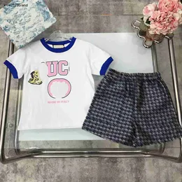 Nowe dresy dla niemowląt letnie garnitury projektanta ubrania rozmiar 100-150 cm haftowany dinozaur i szorty z drukowaniem literami 24 kwietnia