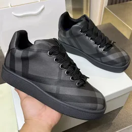 2024SS Ultime coppie scarpe sportive a bassa top pattern a scacchi elastico materiale in nylon topp patchwork in rete di rivestimento in rete di fodera in gomma incisa Scarpe casual in gomma incisa