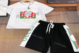 Set di abbigliamento designer di lusso Tshirt per bambini Monogrammed short Fashion British Fashion Brand Treasures and Girls 4904982