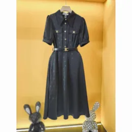 Designer Frauen karierte Buchstaben-Druck-Hemd-Kleid mit offenem Hals-Button Vintage Striped Kurzarmgürtel Schwarz-Weiß-Aprikosenkleid B25