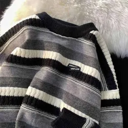 Męskie swetry zimowe luźne sweter z dzianiny długie rękawie pullover dzianin w paski na jesienne okni