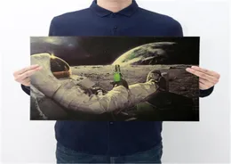 Klasyczna kosmiczna przestrzeń astronauci Pij relaksujący księżyc Landing Fantasy Kraft Paper Poster Decor Home Wall Stakera 8374871