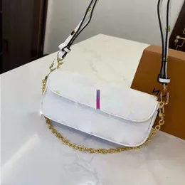 L Yeni V Tasarımcı Çanta Omuz Çantası Kadınlar Crossbody Çanta Kadın Çantalar ve Çantalar Tasarımcı Logo Kutusu 23*12*4cm Gr CAGJ