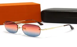 8527 Ganze Designer -Sonnenbrille Original Brille Outdoor Shades PC Frame Fashion Classic Lady Mirrors für Frauen und Männer Glas4811086