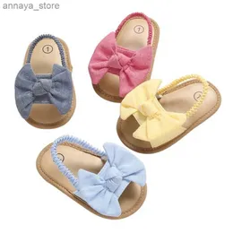 Sandálias de 0 a 18 metros de verão recém-nascido menino de menino sandálias de borboleta com sapatos planos com sapatos de madeira macio em 4 colorosl240429