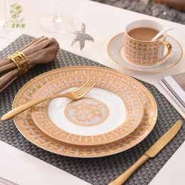 Dinnerware Define estilo europeu modernos amantes frescos Cerâmica Placa ocidental Plate China China Decoração de Tableware Cup e Set 0429