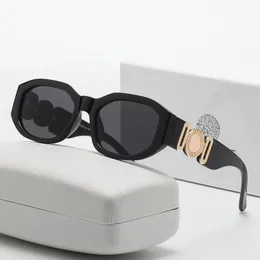 Heiße Designerin Sonnenbrille für Männer Frauen Mode -Schlangenkopf -Logo Luxus voller Rahmen Sonnenschattenspiegel polarisierte UV400 -Schutzbrille mit Kasten