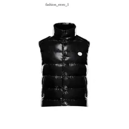 Monlcer Vest Designer Men Vest Winter Down Vests Mens Womens Monlcer Sleeveless Classic Puffer Jacket Warm Windbreaker Waistcoat Coats Moncleir Jacket 605