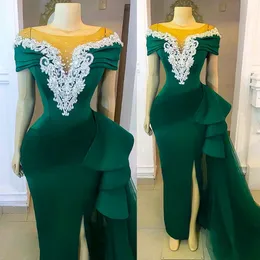 2024 Mãe verde elegante dos vestidos de noiva vestidos formais para mulheres Rhinestones lateral Split Badyd Off Pleat Groom Dress para casamento AMM182